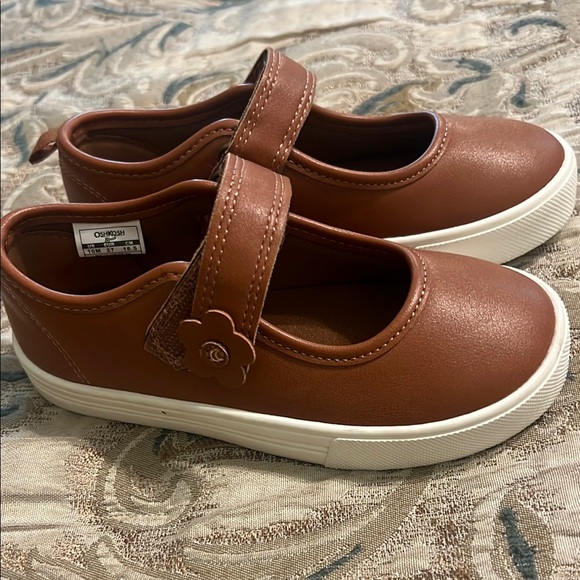OshKosh B'gosh Brown and White Dress Shoes with Strap - Picture 4 of 7